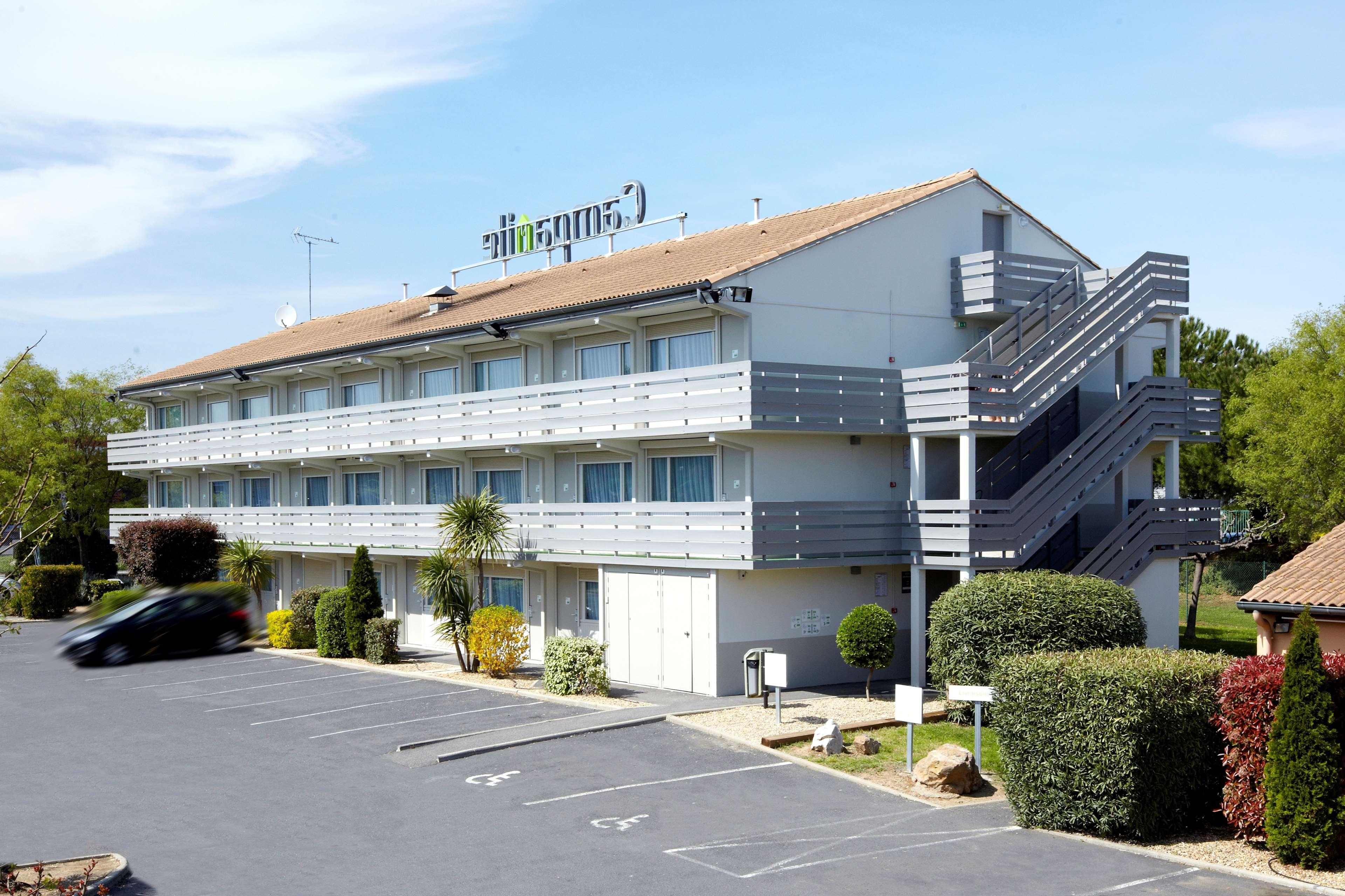 Campanile Beziers A9/A75 Hotel Exterior photo
